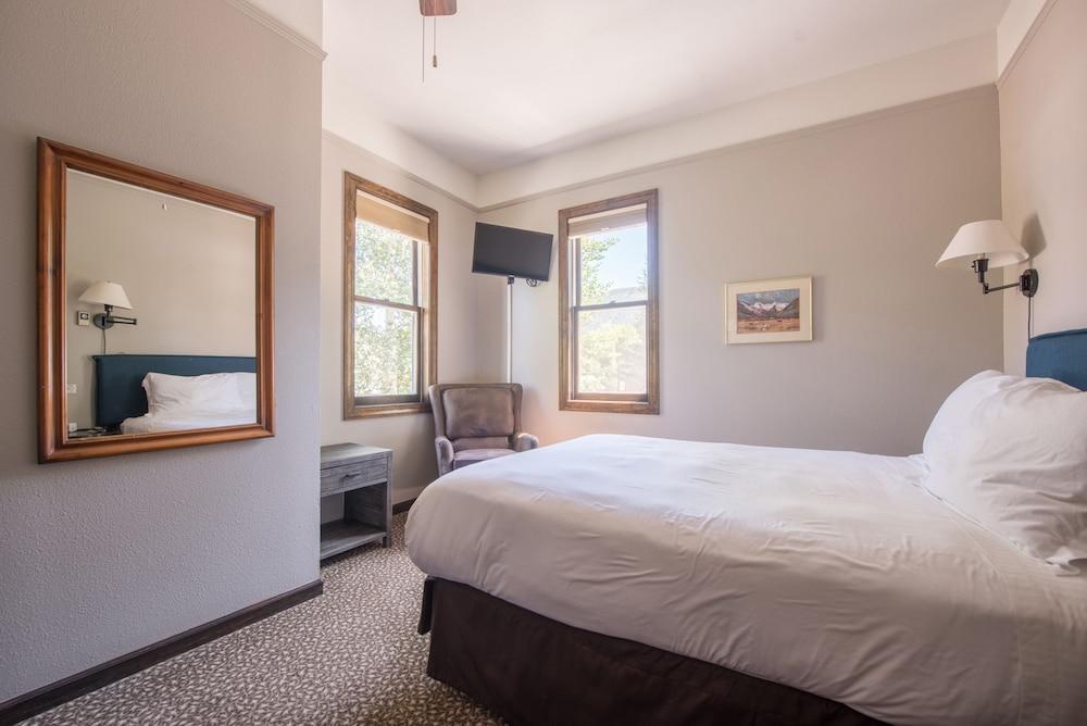 Elk Mountain Lodge Крестед-Бьютт Экстерьер фото